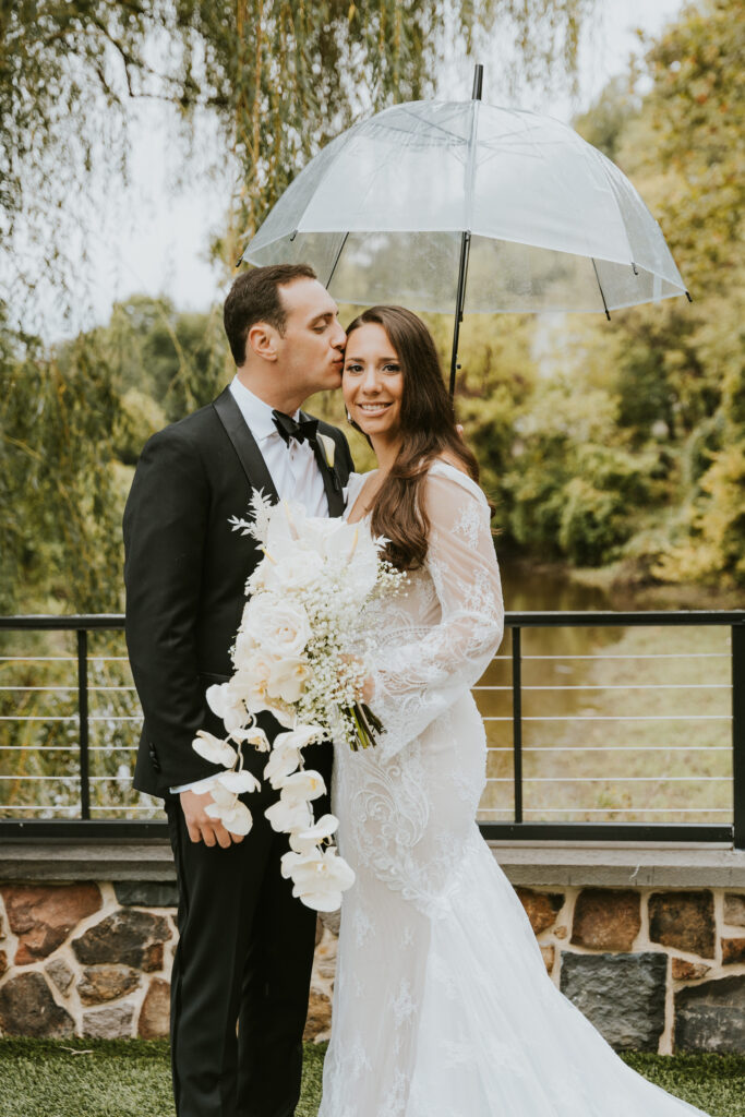 Modern wedding photos at Riverhouse at Odette's in PA